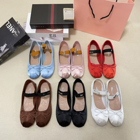 Miu Miu nouvelles chaussures de ballet plates en soie avec détail arc-5717  