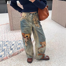 Acne Studios 1981 Ours en peluche Jeans à jambes larges imprimé 3D-5928  