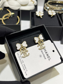 Chanel blanc paillettes émail arc or plein diamant double C boucles d'oreilles-3745  