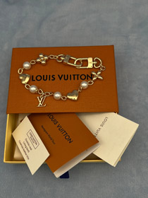 Louis Vuitton LV noir charme résine perle en forme de cœur fleur pendentif chaîne sac décoration pen  